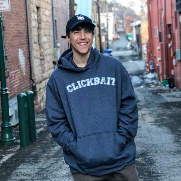 Profile Picture of Chris Pechinski (@cp1025) on Poshmark