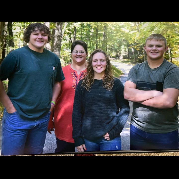 Profile Picture of Lisa Rossi Bradigan (@lisarossibradigan) on Tiktok