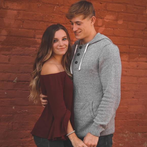 Profile Picture of Kacey Nowaczyk (@kaceyn0) on Poshmark