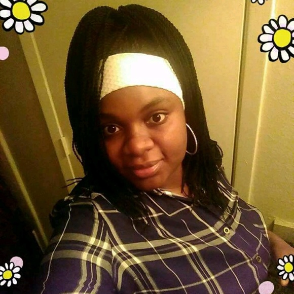 Profile Picture of Toyshenae Mcclenton (@toyshenae20) on Poshmark