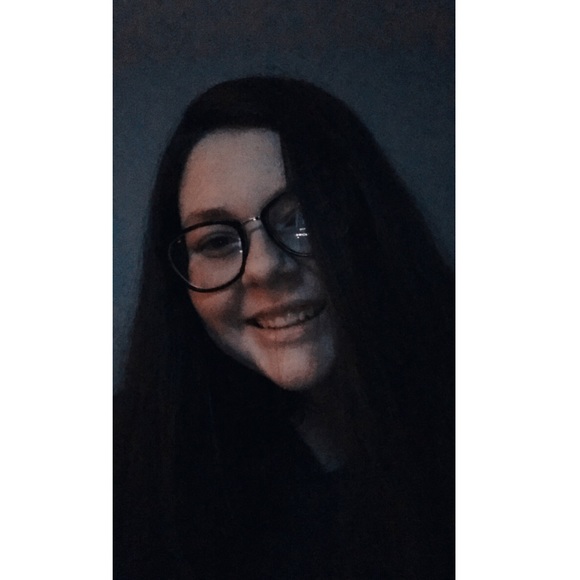 Profile Picture of Mackenzie Cloum (@mcloum) on Poshmark