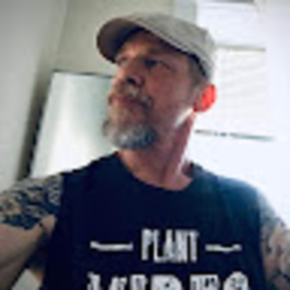 Profile Picture of Gordon Freeman (@gordonjfreeman6) on Poshmark