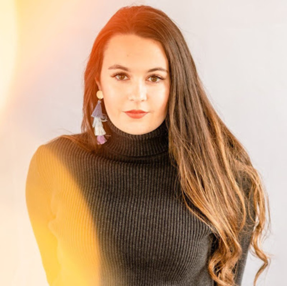 Profile Picture of Robin Carlton (@robin_carlton) on Poshmark