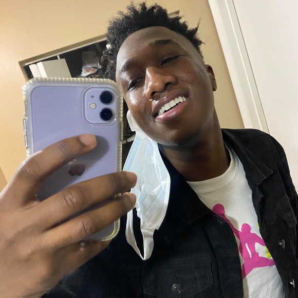 Profile Picture of Darryl Roberts (@liloldman98) on Poshmark