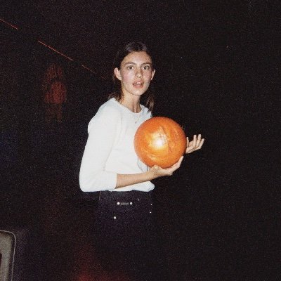Profile Picture of Diana Silvers (@dianasilvers13) on Twitter