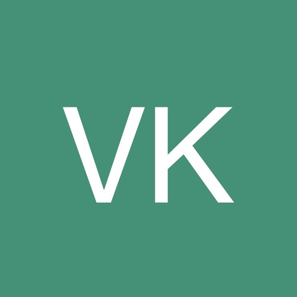 Profile Picture of Victoria Kuzak (@victoriakuzak) on Poshmark