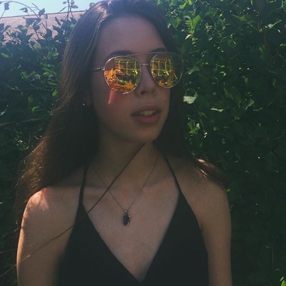 Profile Picture of Kaylee Frazee (@kayleemfrazee) on Poshmark