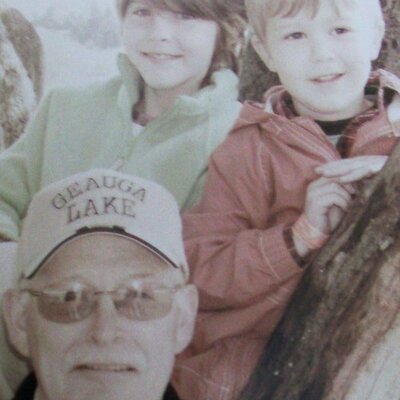 Profile Picture of Richard Paules (@stophereshop) on Twitter