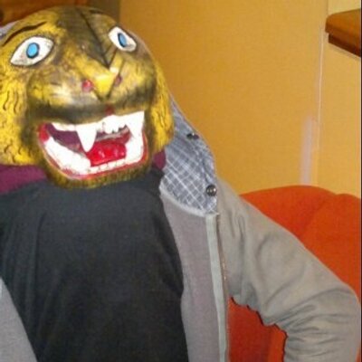Profile Picture of Daniel Strout (@sunbakeddoor) on Twitter