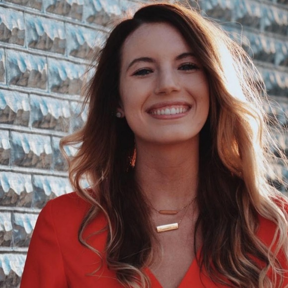 Profile Picture of Andrea Poppinga (@andipop2) on Poshmark