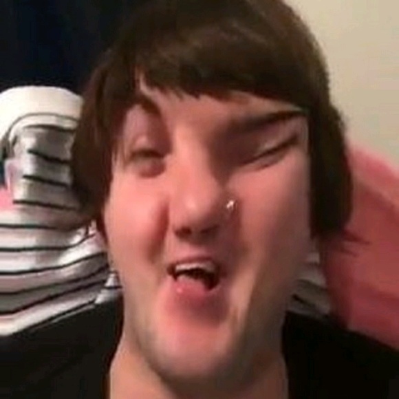 Profile Picture of Andrew Hamernik (@andrewhamernik) on Poshmark
