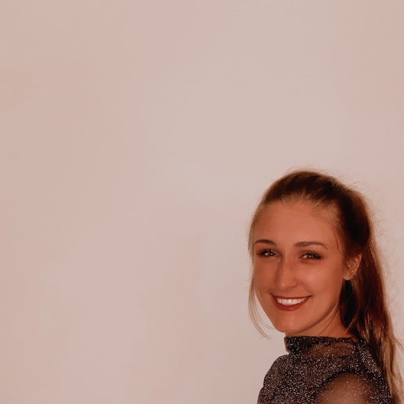 Profile Picture of Peyton Harvey (@harveypeyton0) on Poshmark