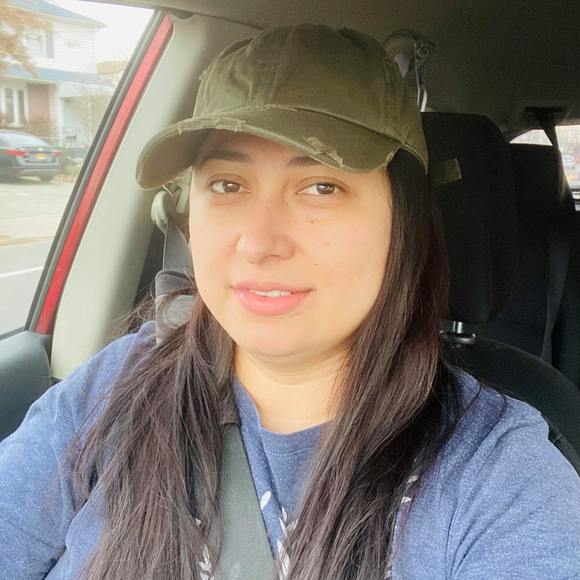 Profile Picture of Sanchez Sanchez (@sanchezsanch253) on Poshmark