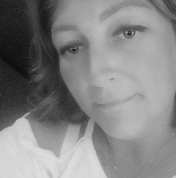 Profile Picture of Lisa Guesman (@lisaguesman38) on Poshmark