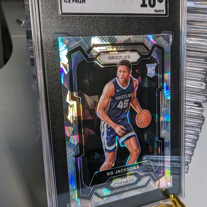 Profile Picture of James Calorino (@jamesisagiantpeach) on Tiktok