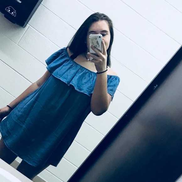 Profile Picture of Garner Dean (@garnersclosett) on Poshmark