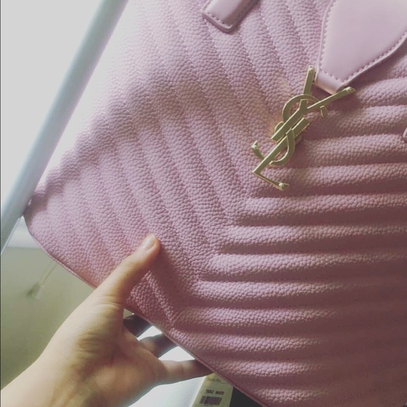 Alec Martinez - Poshmark Profile Picture of Alec Martinez (@alecm574) on Poshmark