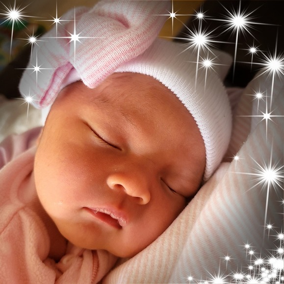 Profile Picture of Skynie hanni Nguyen (@conchuot) on Poshmark