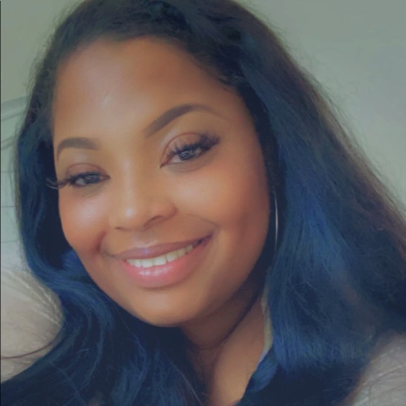 Profile Picture of Bianca Thomas (@biancathomas54) on Poshmark