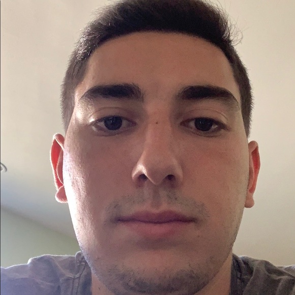 Profile Picture of Ben Schwartz (@benschwartz28) on Poshmark