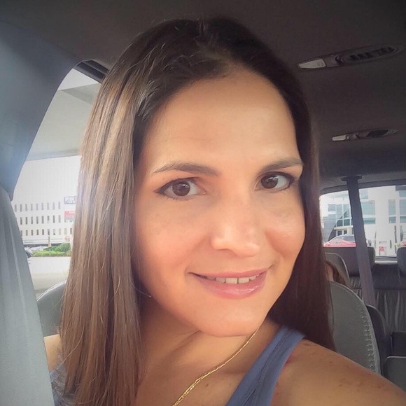 Profile Picture of Irina Useche (@iryu) on Poshmark
