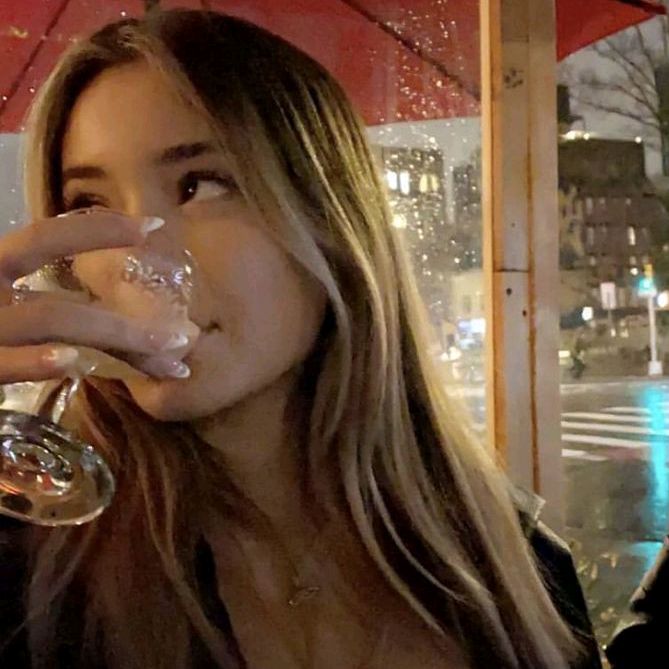 Profile Picture of amy; (@amyrowestories) on Tiktok