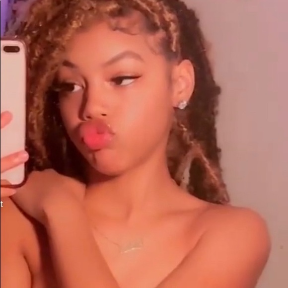 Profile Picture of Janiyah Cumbee (@janiyahcumbee) on Poshmark