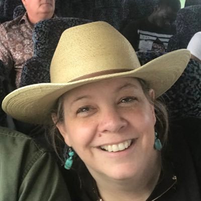 Profile Picture of Mary Lee Crenshaw (@WineMom07096240) on Twitter