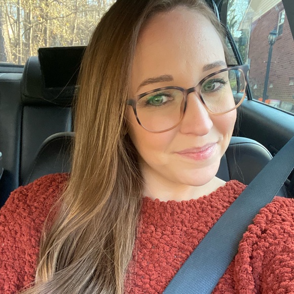 Profile Picture of Katie Muncher (@k_muncher) on Poshmark