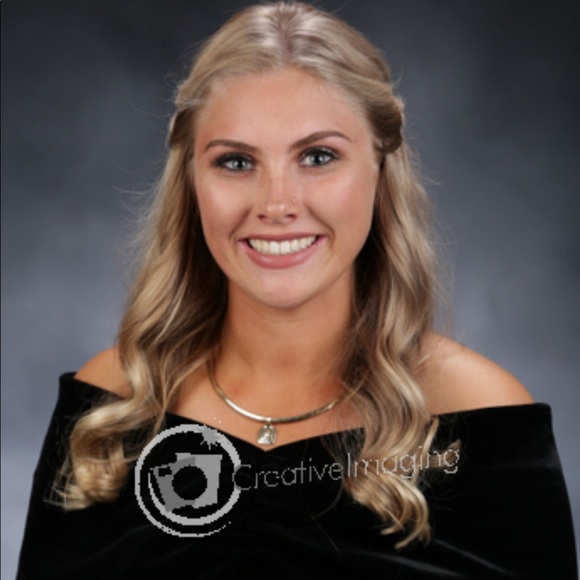 Profile Picture of Paige Sasser (@paigesasser) on Poshmark