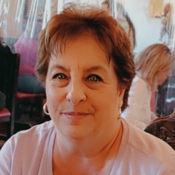 Profile Picture of Donna Duino (@dduino) on Poshmark