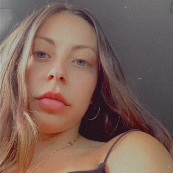 Profile Picture of Alex Avendano (@alsworld) on Poshmark