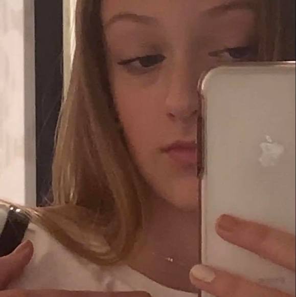 Profile Picture of Mia Spasojevic (@mia_spasojevic) on Poshmark