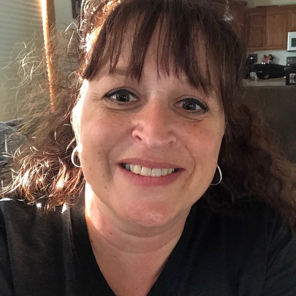 Profile Picture of Dana Matzner (@danamatzner) on Poshmark