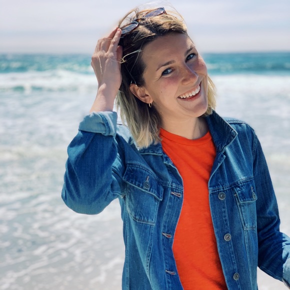 Profile Picture of Haley Hoffman (@hoffmanhaley02) on Poshmark