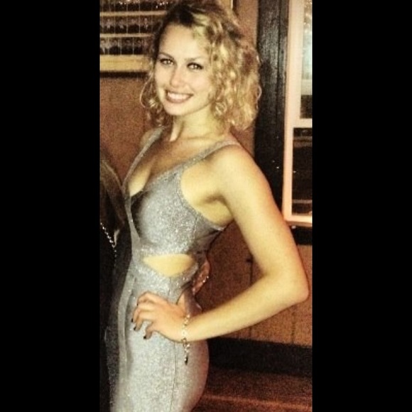 Anya Makinen - Poshmark Profile Picture of Anya Makinen (@czarina_12) on Poshmark