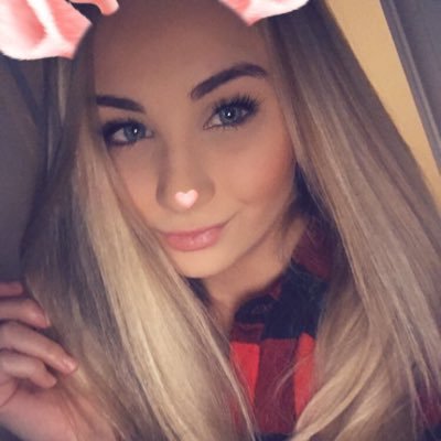 Profile Picture of 𝘕𝘪𝘬𝘬𝘪 (@nicole_townend) on Twitter