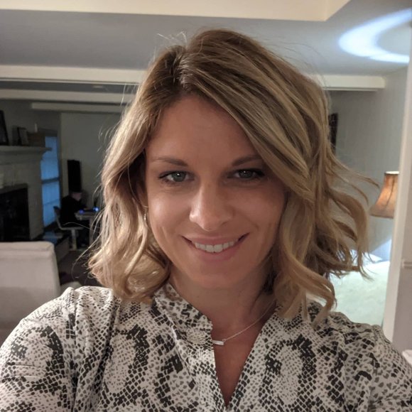 Profile Picture of Erin Dorland (@edorland413) on Poshmark