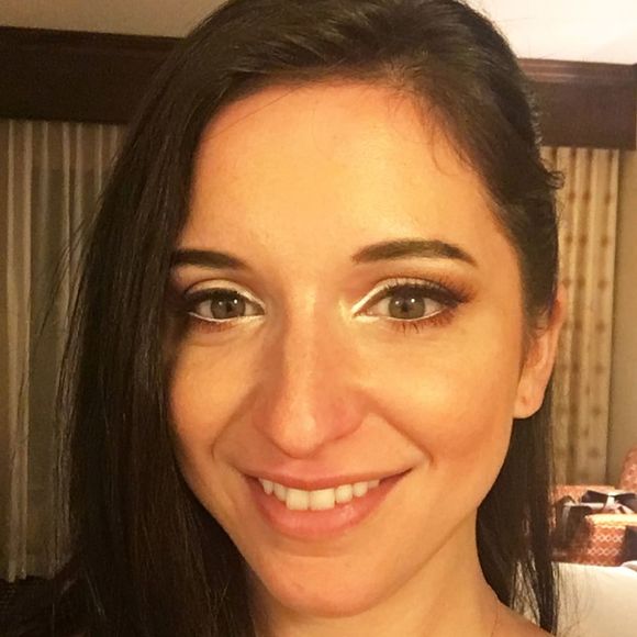 Profile Picture of Stephanie Kakaletris (@skakaletris) on Poshmark