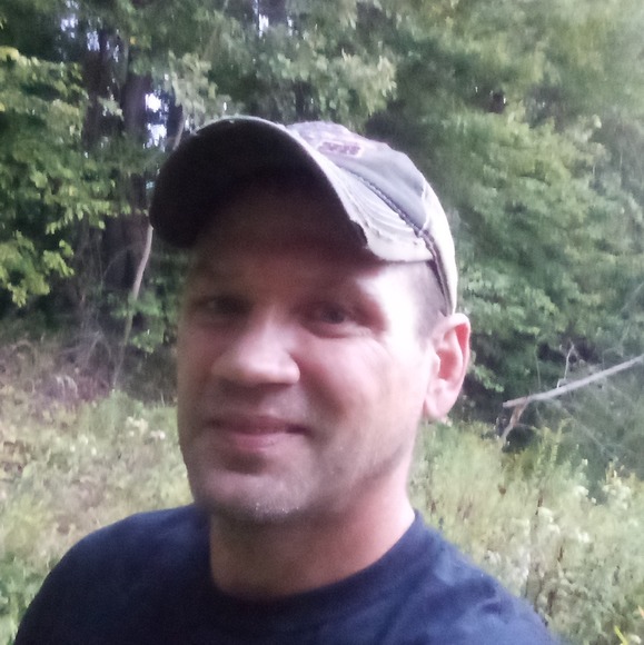 Profile Picture of Curt Fields (@curtfields) on Poshmark