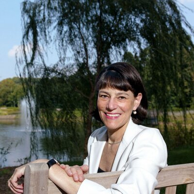Profile Picture of Veronica Stoddart (@@wanderlust13) on Twitter