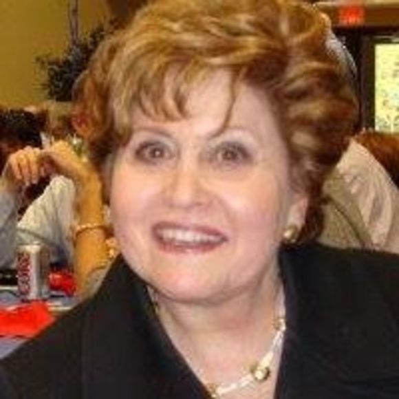 Profile Picture of Cookie Bashuk (@cookiebashuk) on Poshmark