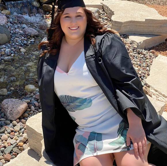 Profile Picture of Julia Rivers (@jewlia2) on Poshmark