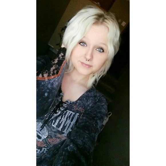 Profile Picture of Addie Steile (@addiemarie6) on Poshmark