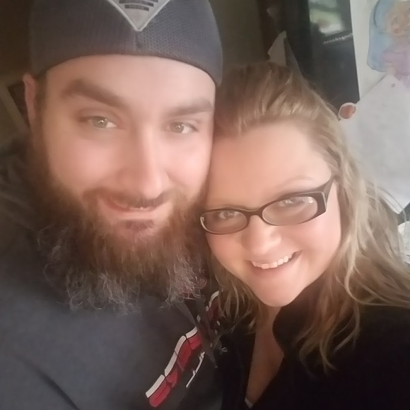 Profile Picture of Jessica Wetherell (@waxylady0505) on Poshmark