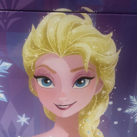 Profile Picture of Janet Burrill (@jburrill9614) on Poshmark