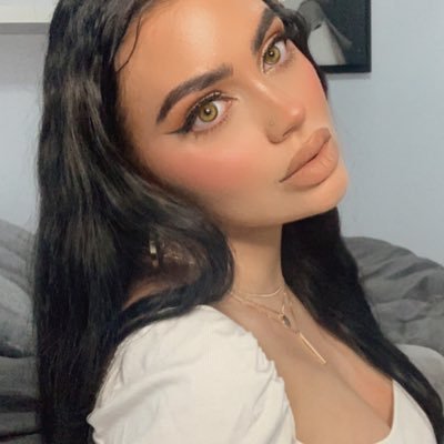 Profile Picture of Magda (@MagdaRyczko) on Twitter