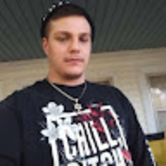 Profile Picture of John Sims (@johnsims009) on Poshmark