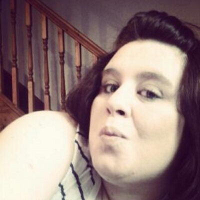 Profile Picture of Hayley Robins (@123bobbins) on Twitter