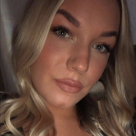 Profile Picture of Summer Uselton (@summeruselton) on Poshmark